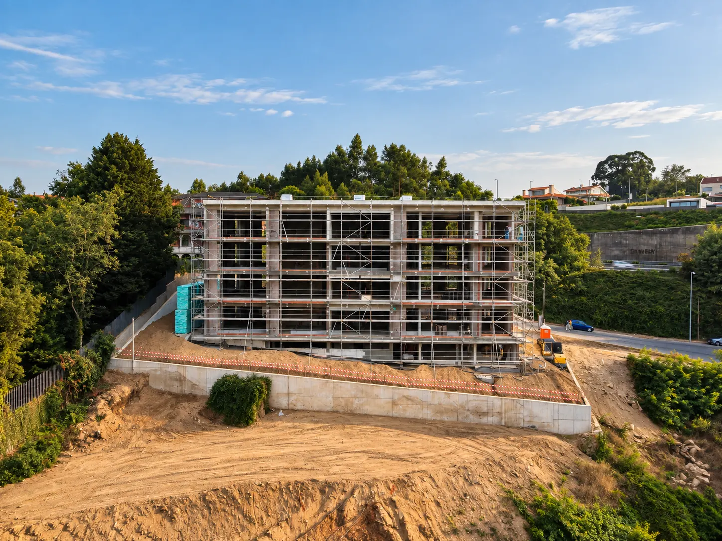 Fachada frontal do Douro 65 em construção, agosto de 2026